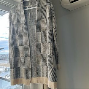 NWOT Sioni women patterned soft thick sweater Cardigan, Small, Black and white
